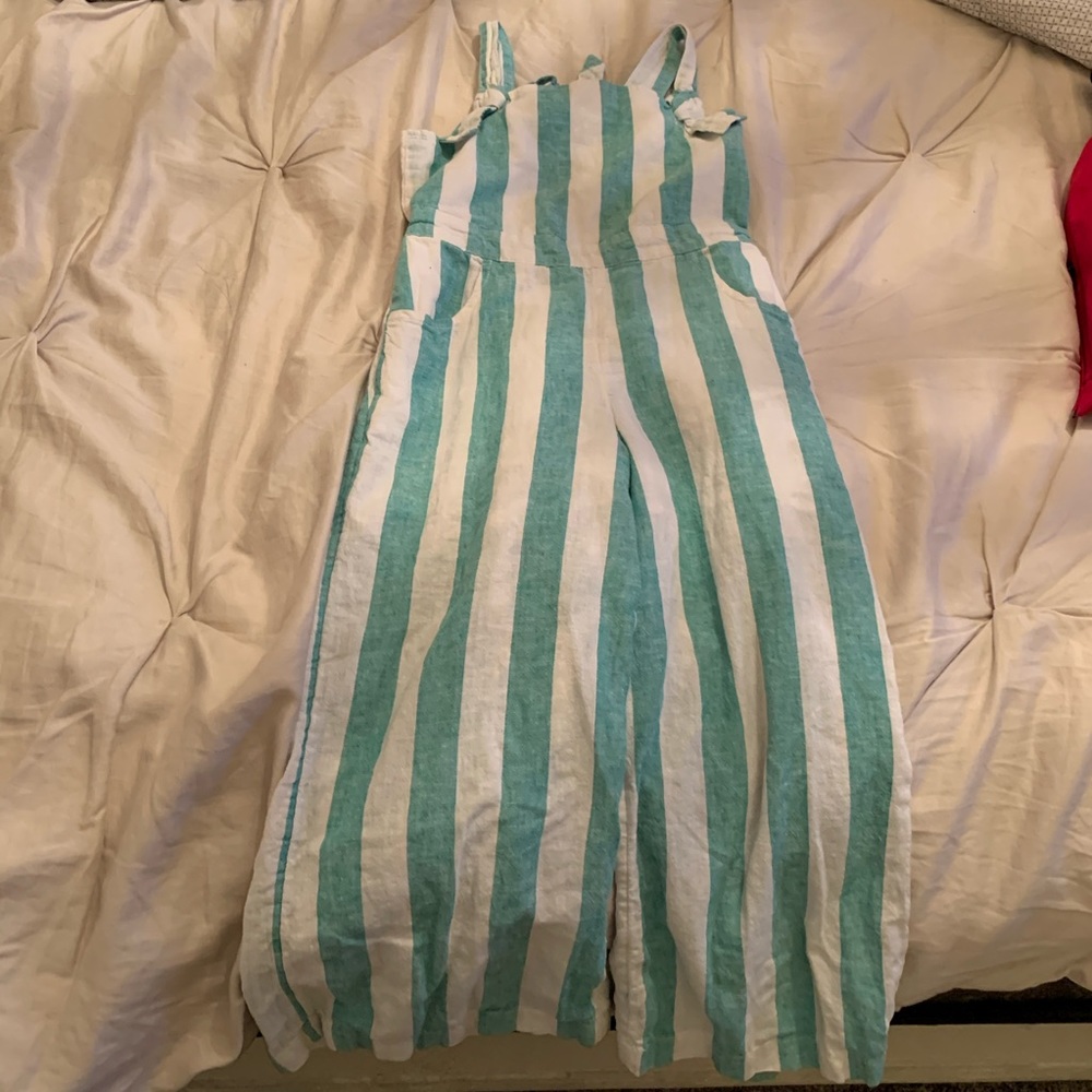 Stripped one piece jumpsuit with cute detail back